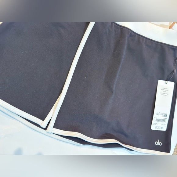 1/. Airbrush Streamlined Skirt - Picture 6 of 6